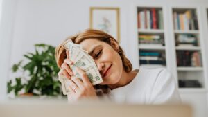 The DeviantArt Way: Ways to Earn Money Online