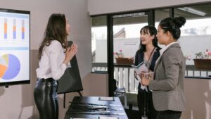 Mastering Office Politics: Navigate, Influence, and Thrive.