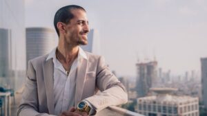 Stand Out, Get Hired — Land Dream Jobs with Personal Brand